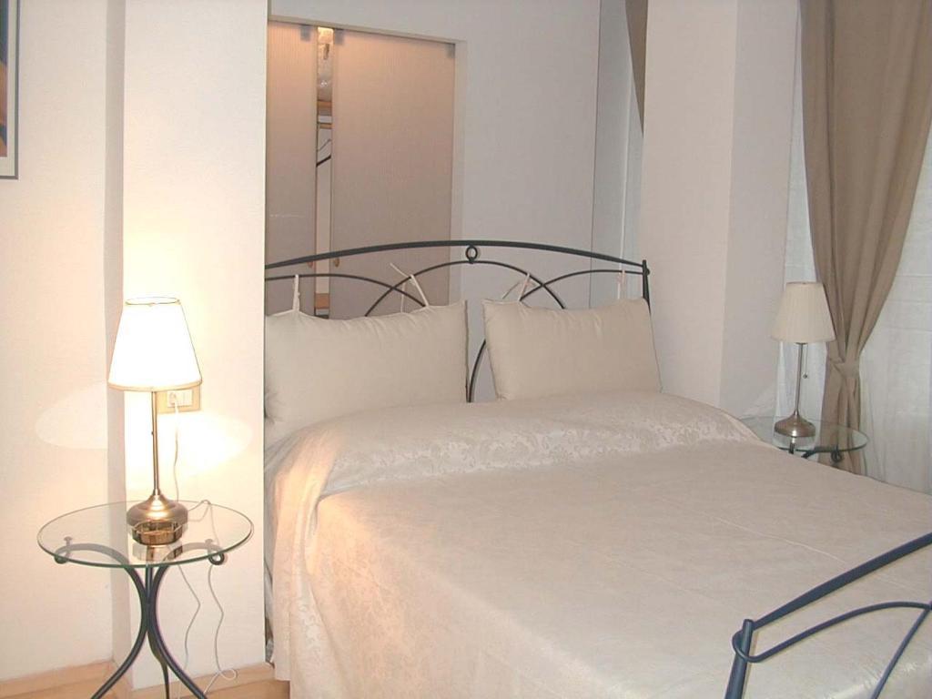 Central Park Bucharest Room photo